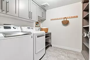2424 E Oakcrest Ln, Holladay, UT 84121 - Photo 33
