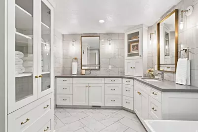 2424 E Oakcrest Ln, Holladay, UT 84121 - Photo 7