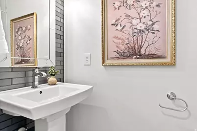 2424 E Oakcrest Ln, Holladay, UT 84121 - Photo 37