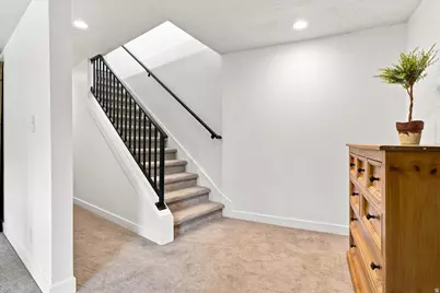 2424 E Oakcrest Ln, Holladay, UT 84121 - Photo 27