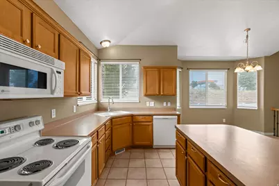 12642 S Diamondback Dr, Riverton, UT 84096 - Photo 7