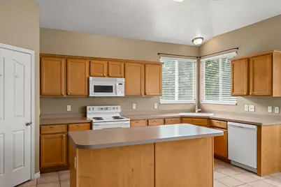 12642 S Diamondback Dr, Riverton, UT 84096 - Photo 11