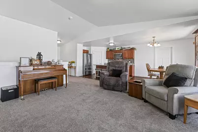 1112 W Honeycomb Dr, Grantsville, UT 84029 - Photo 15