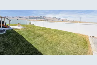 1112 W Honeycomb Dr, Grantsville, UT 84029 - Photo 27