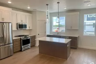 981 N Hay Ln W, Farmington, UT 84025 - Photo 5