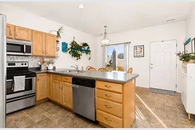7876 S Dove Creek Ln, West Jordan, UT 84081 - Photo 9