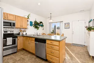 7876 S Dove Creek Ln, West Jordan, UT 84081 - Photo 9