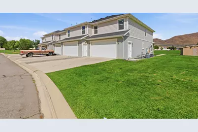 4504 N Frontier St, Eagle Mountain, UT 84005 - Photo 37