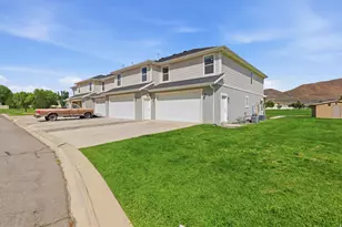 4504 N Frontier St, Eagle Mountain, UT 84005 - Photo 37