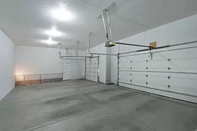 10653 S 3210 W, South Jordan, UT 84095 - Photo 37