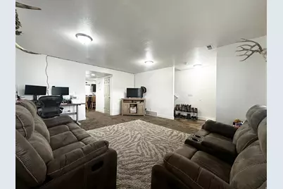 471 N Cottonwood Cir, Roosevelt, UT 84066 - Photo 9