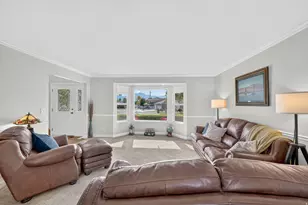 2536 W Crimson Ct S, Taylorsville, UT 84129 - Photo 9