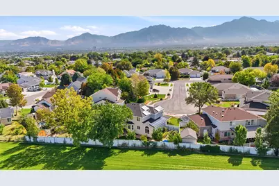 2536 W Crimson Ct S, Taylorsville, UT 84129 - Photo 47