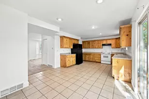 224 W Crescent View Ln, Tooele, UT 84074 - Photo 7