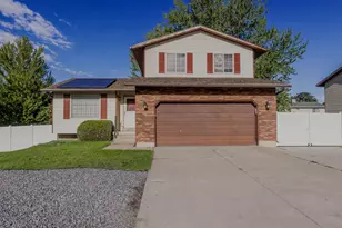 2611 N 1600 E, Layton, UT 84040 - Photo 1