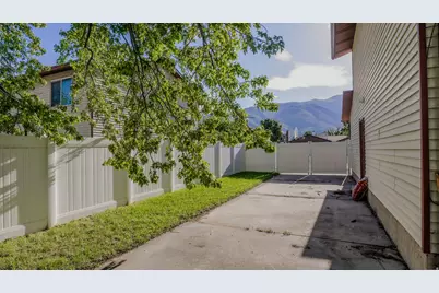 2611 N 1600 E, Layton, UT 84040 - Photo 33