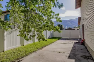 2611 N 1600 E, Layton, UT 84040 - Photo 33