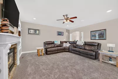 278 E Larsen Ln, Harrisville, UT 84404 - Photo 9