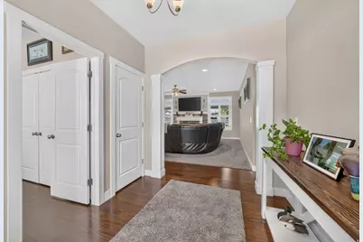 278 E Larsen Ln, Harrisville, UT 84404 - Photo 5