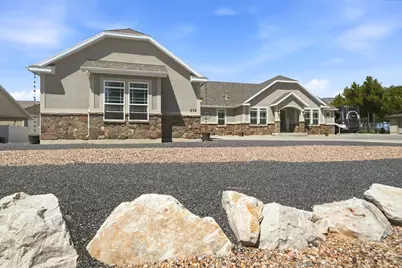 278 E Larsen Ln, Harrisville, UT 84404 - Photo 3