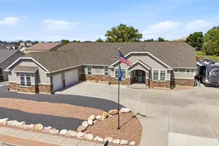 278 E Larsen Ln, Harrisville, UT 84404 - Photo 3