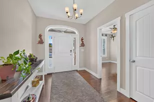 278 E Larsen Ln, Harrisville, UT 84404 - Photo 5