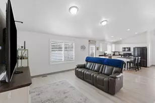 7245 W Silhouette Ln S, West Jordan, UT 84081 - Photo 13