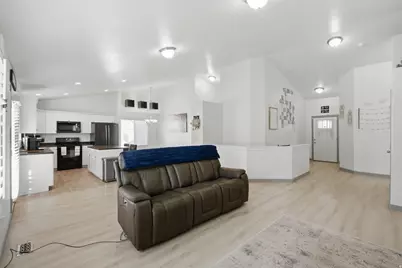 7245 W Silhouette Ln S, West Jordan, UT 84081 - Photo 17