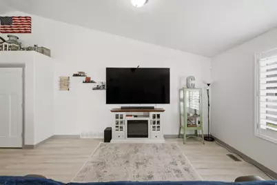 7245 W Silhouette Ln S, West Jordan, UT 84081 - Photo 15