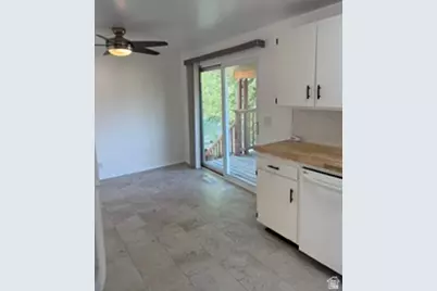4460 S Summerwood St W, Taylorsville, UT 84123 - Photo 9