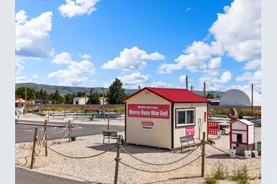 220 W 10 St S, Garden City, UT 84028 - Photo 15
