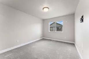 8704 N Pebble Aly, Eagle Mountain, UT 84005 - Photo 27