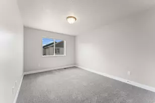 8704 N Pebble Aly, Eagle Mountain, UT 84005 - Photo 25