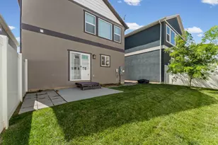 8704 N Pebble Aly, Eagle Mountain, UT 84005 - Photo 31