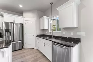 8704 N Pebble Aly, Eagle Mountain, UT 84005 - Photo 9