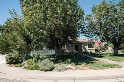 153 S Lakeview Dr, Clearfield, UT 84015 - Photo 3
