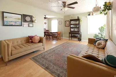 153 S Lakeview Dr, Clearfield, UT 84015 - Photo 9
