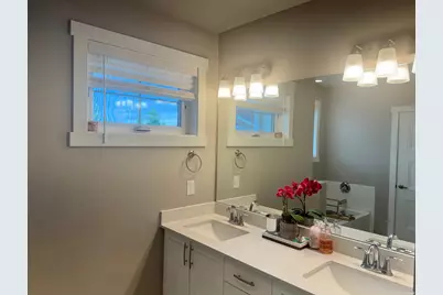 1303 E Weyburn Ln, Holladay, UT 84117 - Photo 9