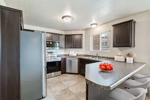 104 E Resaca Dr, Sandy, UT 84070 - Photo 3