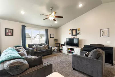 353 N 770 W, Smithfield, UT 84335 - Photo 3