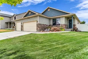 915 N Opal Ln, Tooele, UT 84074 - Photo 1