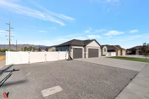 296 S Virginia Ln, Grantsville, UT 84029 - Photo 3