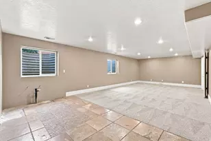 603 E 2050 S, Clearfield, UT 84015 - Photo 23