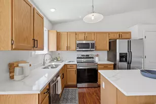 135 W Settlement Cir S, Midvale, UT 84047 - Photo 7