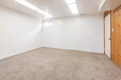 1360 N Nola Dr E, Centerville, UT 84014 - Photo 31