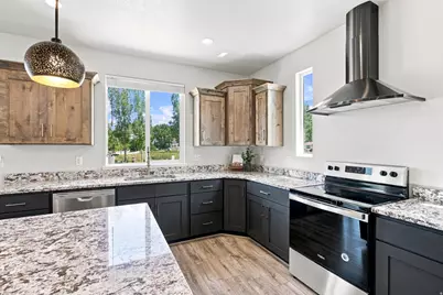 244 N Maple Bend Dr, Spanish Fork, UT 84660 - Photo 9