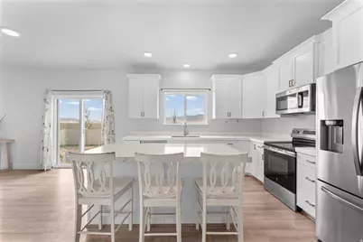3289 N Pronghorn Dr, Eagle Mountain, UT 84005 - Photo 9