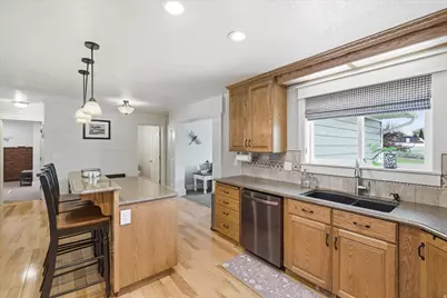220 E 300 N, Hyde Park, UT 84318 - Photo 9