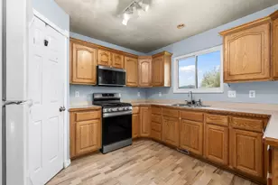 748 N 240 W, Santaquin, UT 84655 - Photo 5