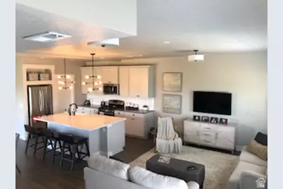 69 N Rio Grand Ave, Farmington, UT 84025 - Photo 5